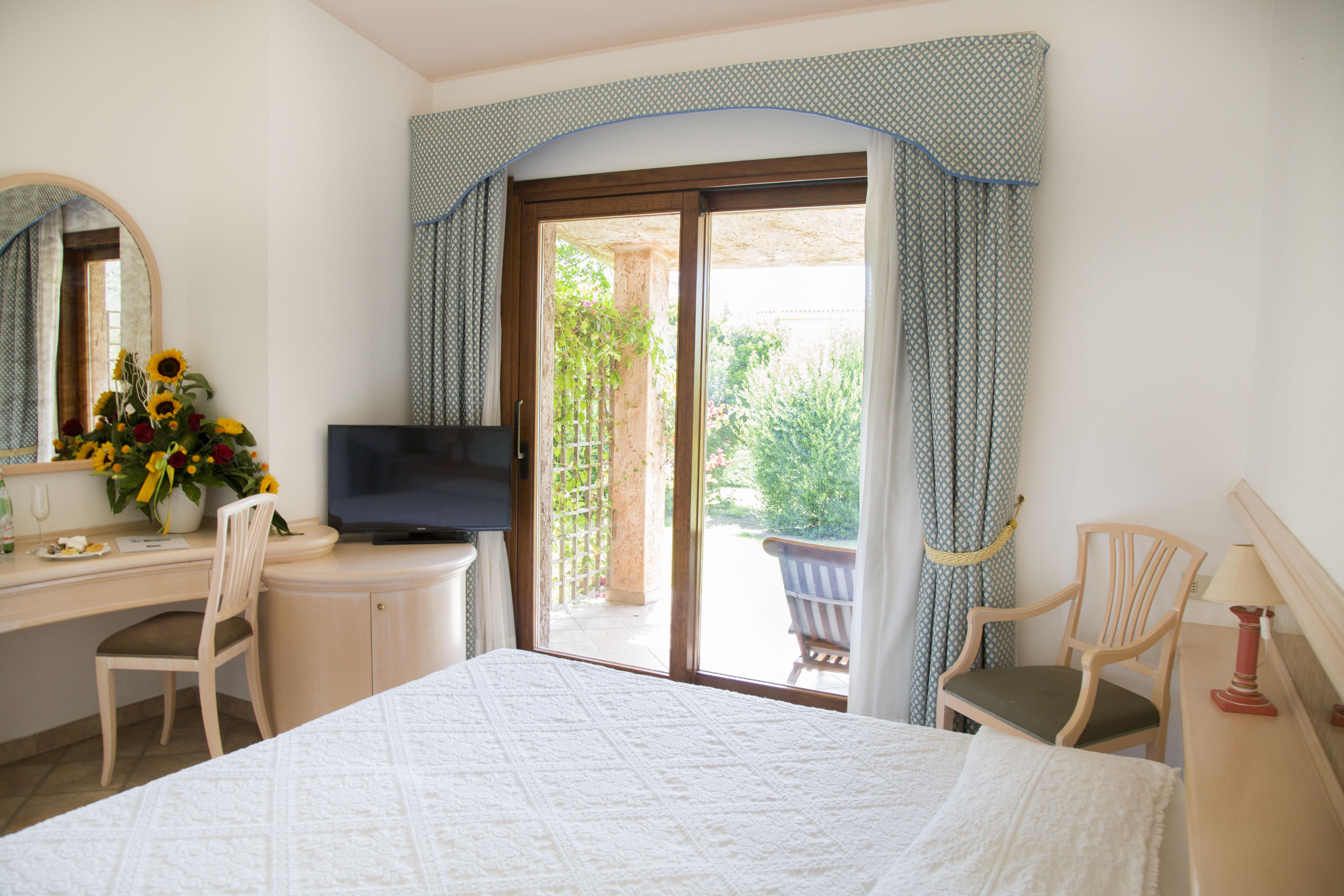 Sant'Elmo Beach Hotel Castiadas Exteriör bild