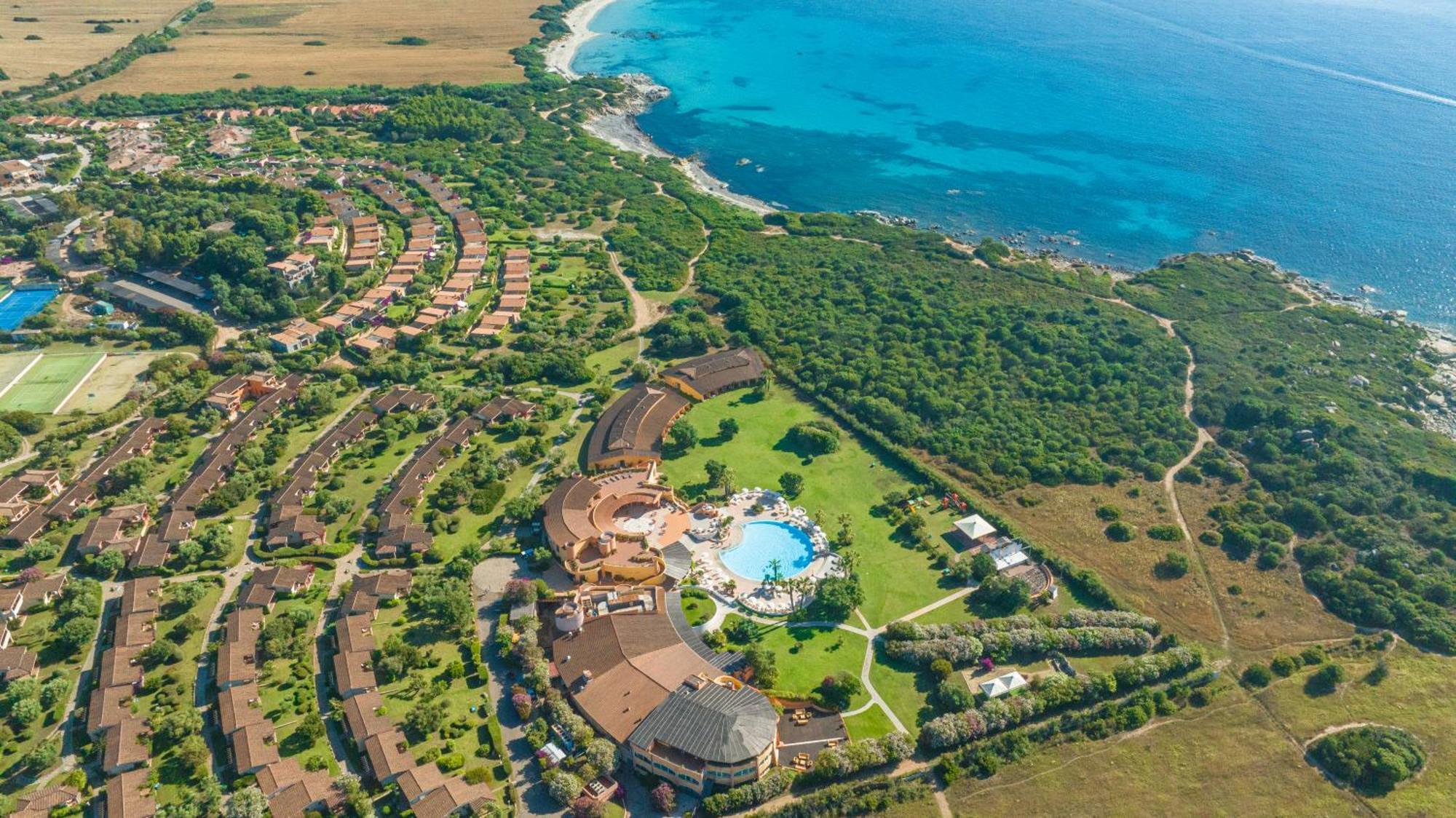 Sant'Elmo Beach Hotel Castiadas Exteriör bild