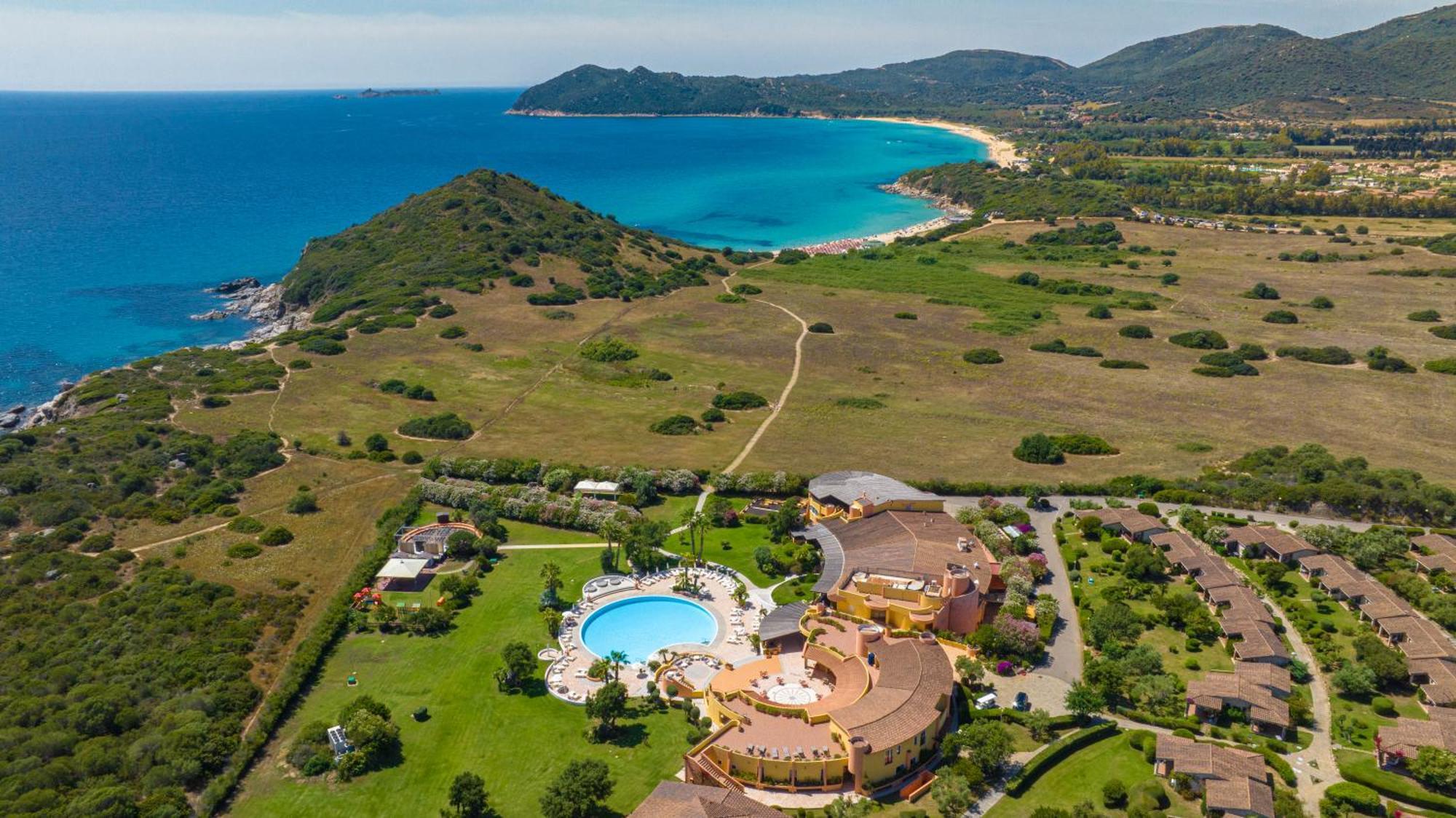 Sant'Elmo Beach Hotel Castiadas Exteriör bild