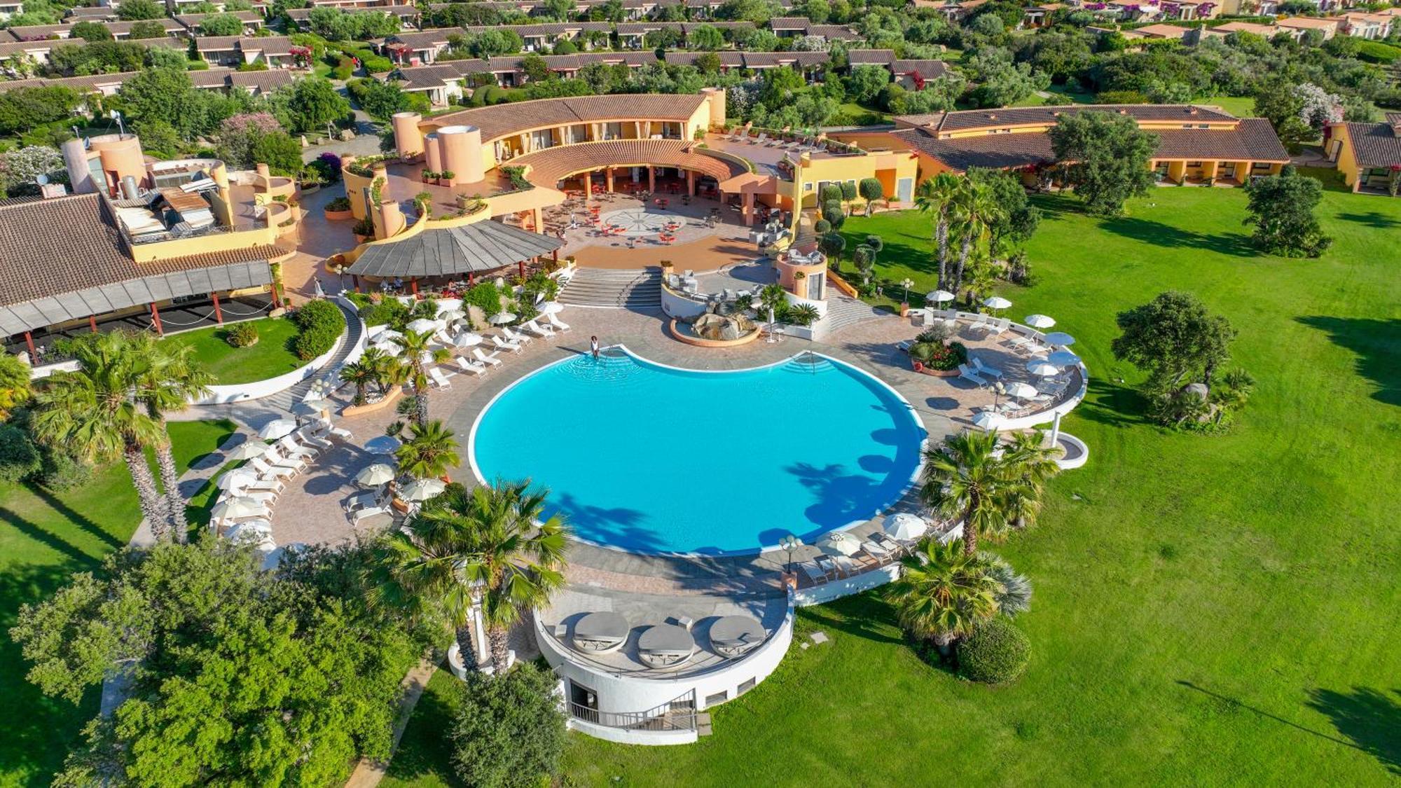 Sant'Elmo Beach Hotel Castiadas Exteriör bild