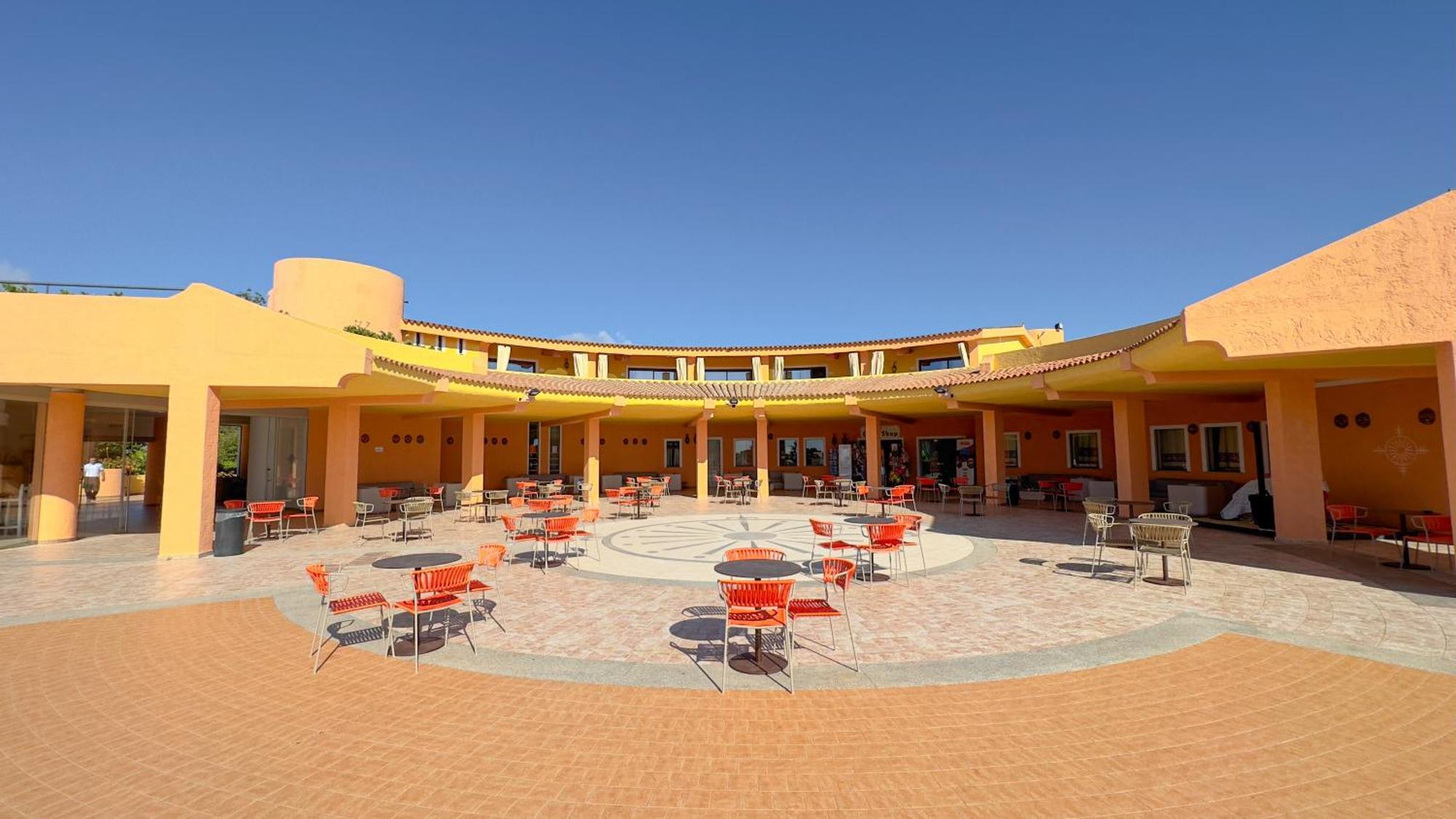 Sant'Elmo Beach Hotel Castiadas Exteriör bild
