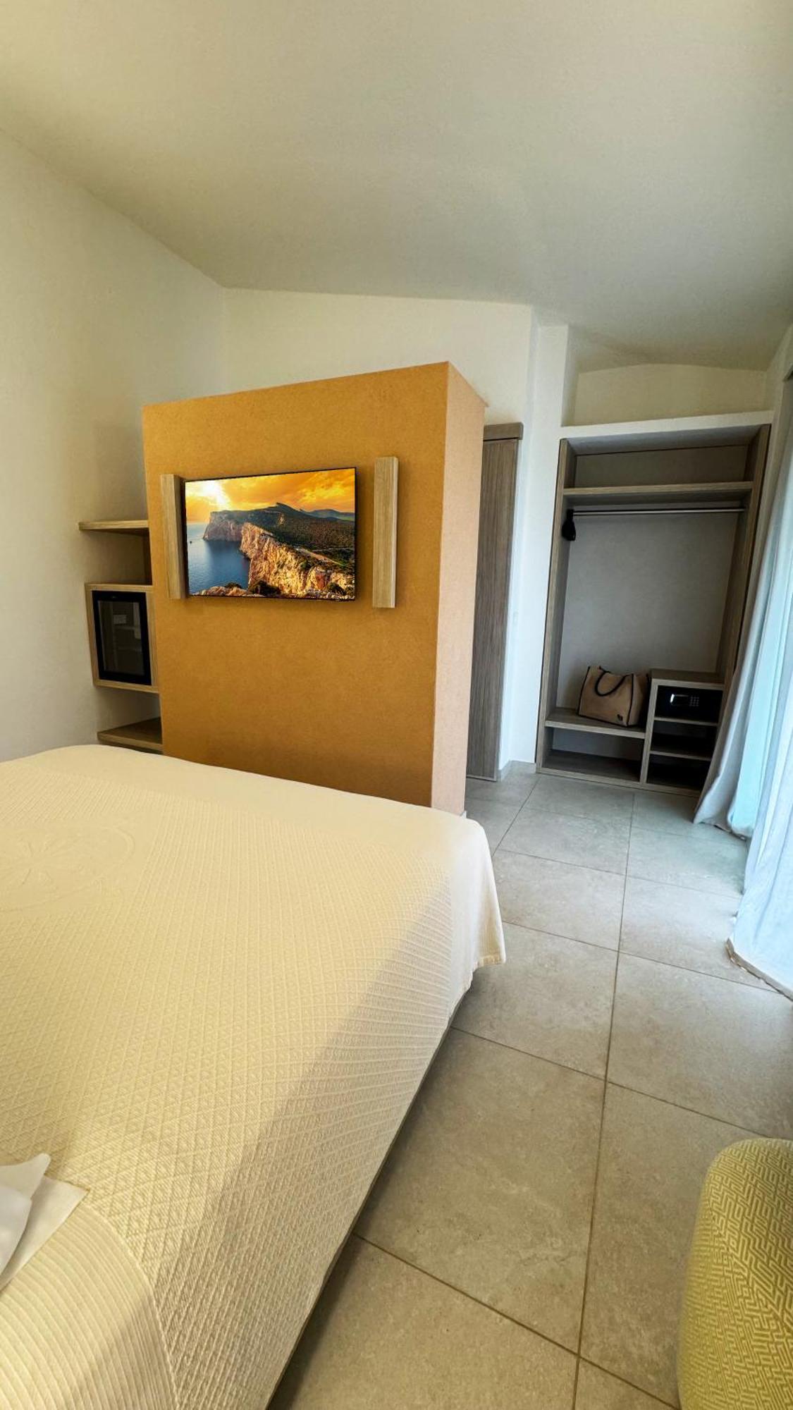 Sant'Elmo Beach Hotel Castiadas Rum bild