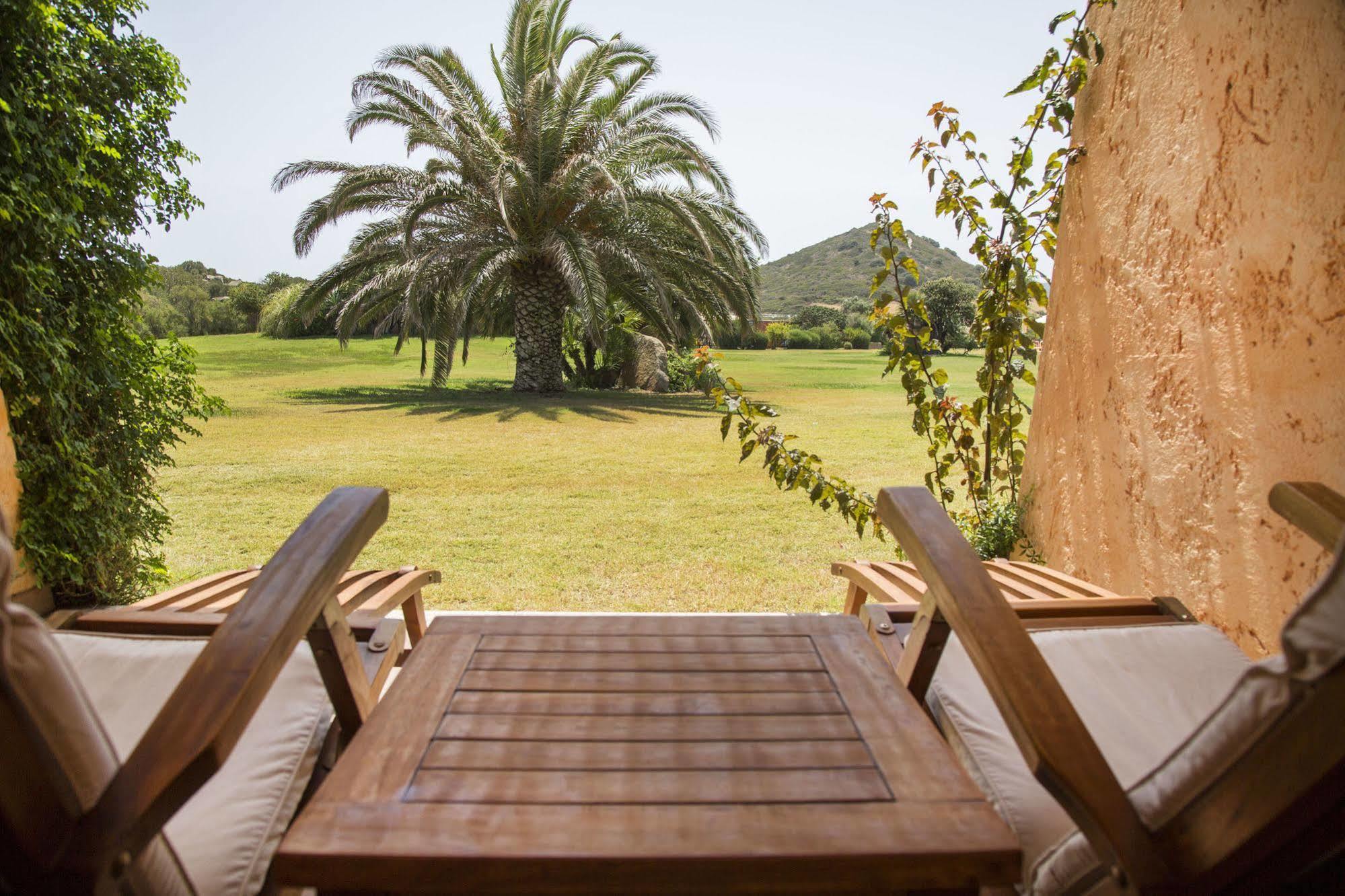 Sant'Elmo Beach Hotel Castiadas Exteriör bild