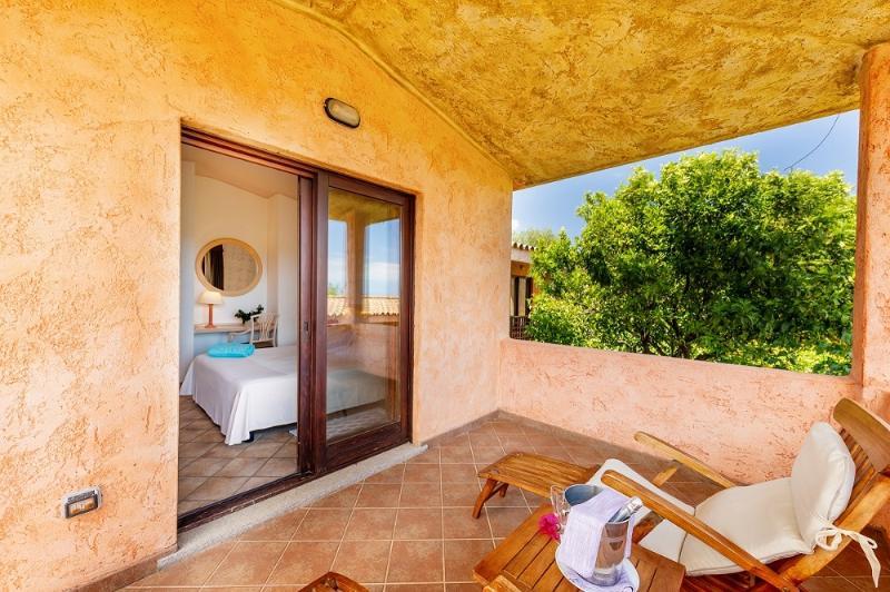 Sant'Elmo Beach Hotel Castiadas Exteriör bild