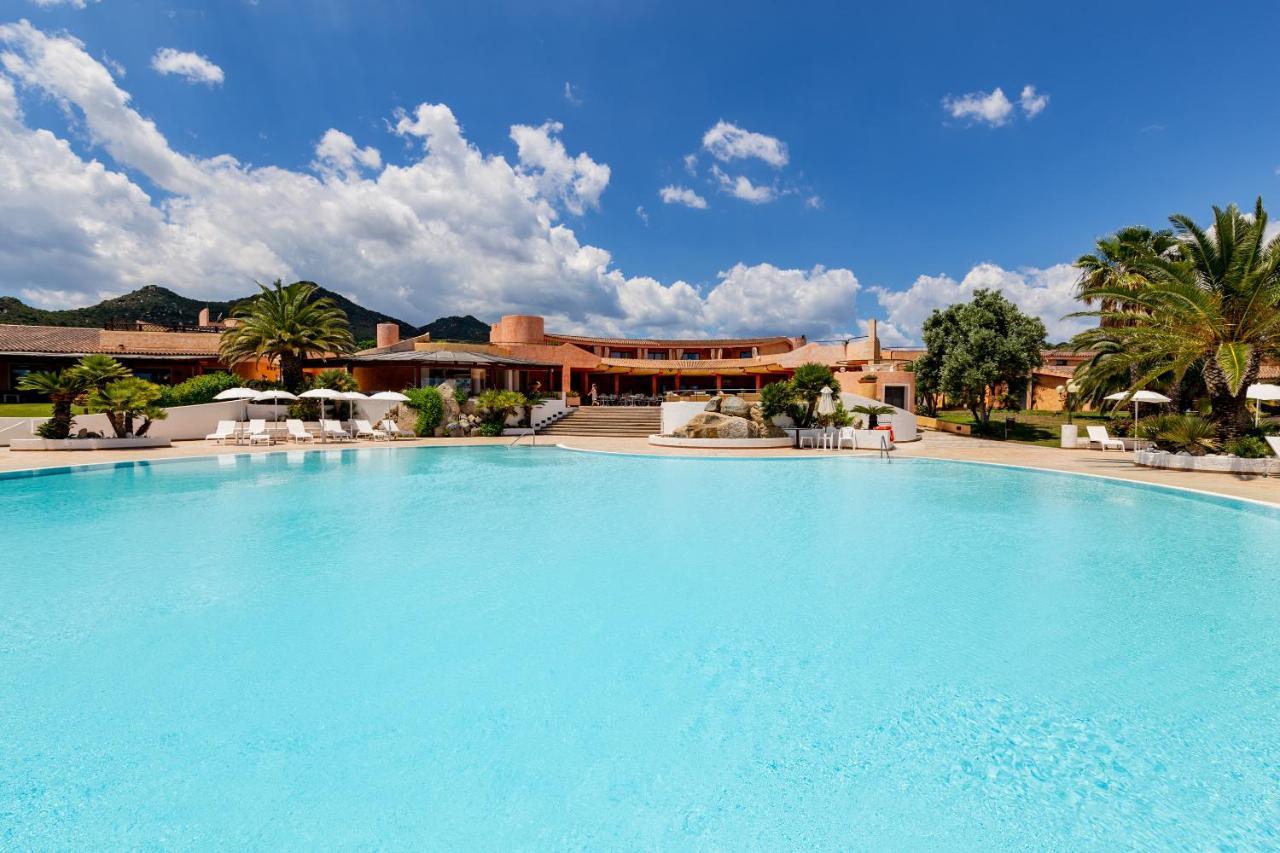 Sant'Elmo Beach Hotel Castiadas Exteriör bild