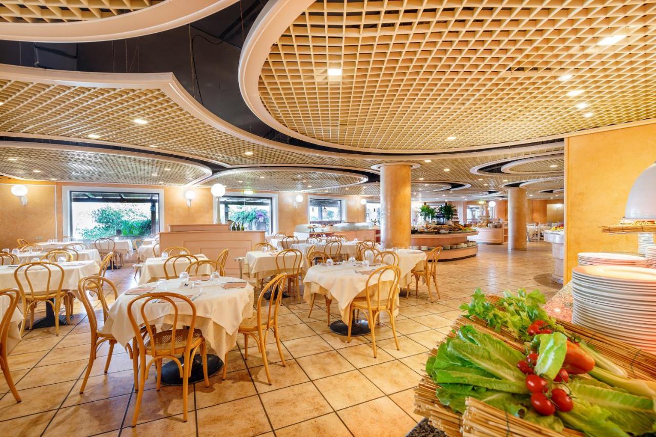 Sant'Elmo Beach Hotel Castiadas Exteriör bild